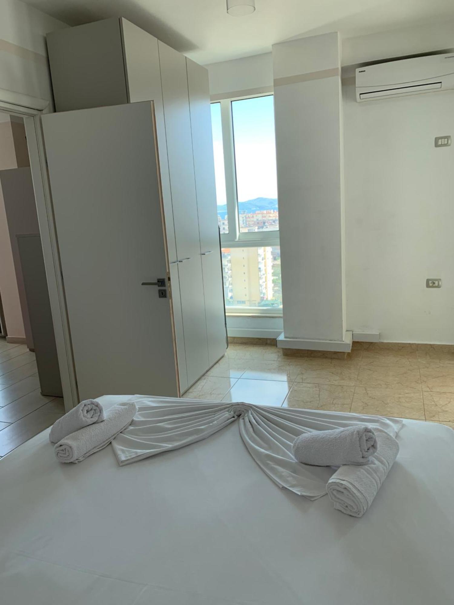 Guest - Sea Breeze Apartments Sarandë Exterior foto